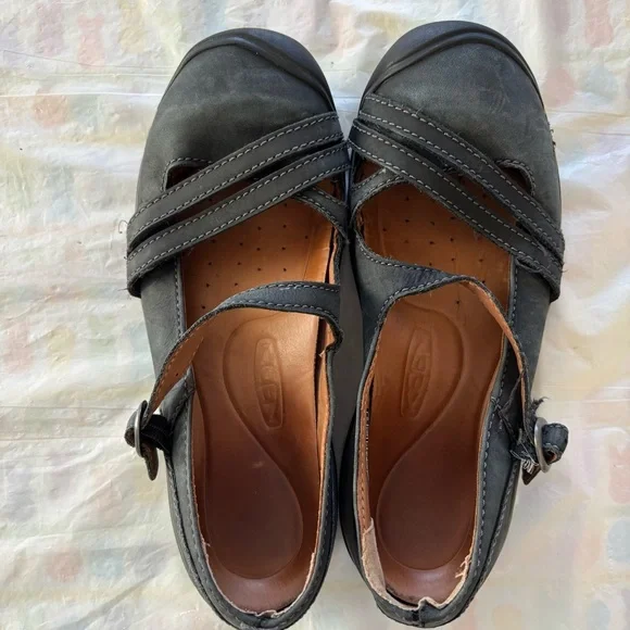 Keen Presidio Cross Strap leather slip on Sandals navy blue. SZ 9 Worn 2X - Picture 10 of 11